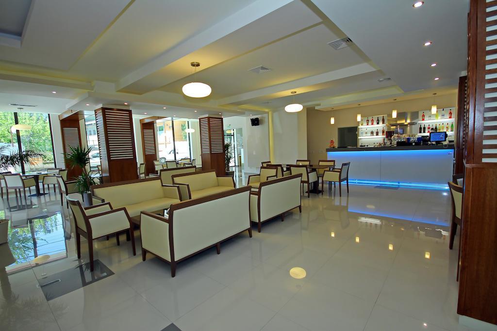 Hotel Eden Tulcea Exterior foto
